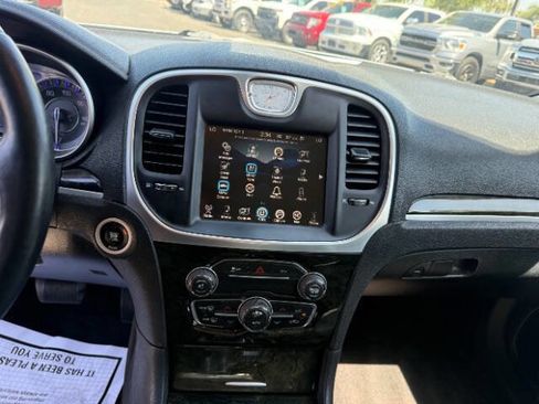 Used 2016 Chrysler 300 C RWD image 15