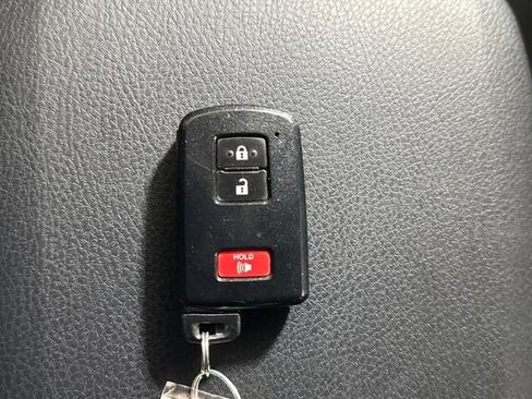 Used 2017 Toyota Tacoma TRD Sport w/ Tow Package (A/T) image 37