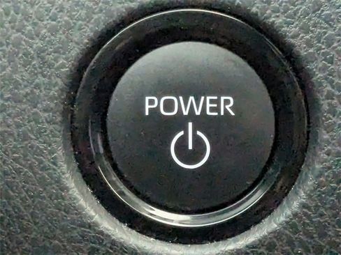 Used 2025 Toyota Camry SE image 30