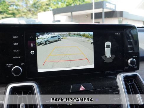 Used 2023 Kia Sorento S w/ Panoramic Sunroof Package AWD/4WD image 7