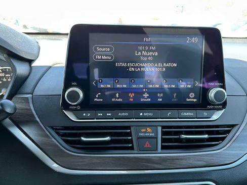 Used 2024 Nissan Altima 2.5 SV FWD image 27