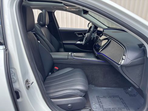Used 2025 Mercedes-Benz E 350 Sedan w/ Winter Package image 17