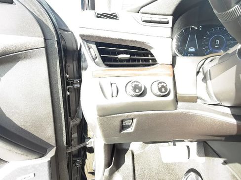 Used 2019 Cadillac Escalade ESV Premium Luxury AWD/4WD image 92
