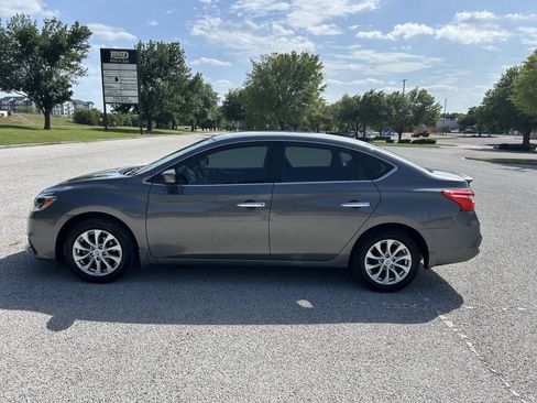 Used 2019 Nissan Sentra S w/ Appearance Package FWD image 13