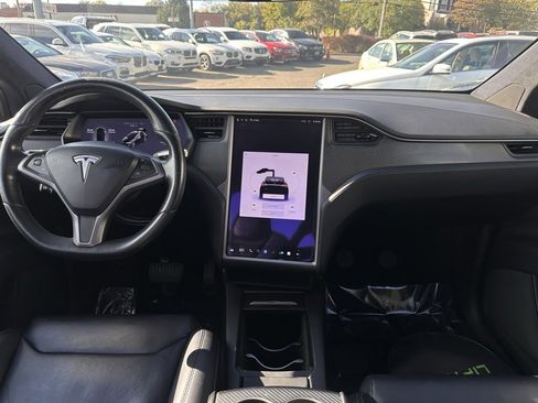 Used 2018 Tesla Model X 75D image 12