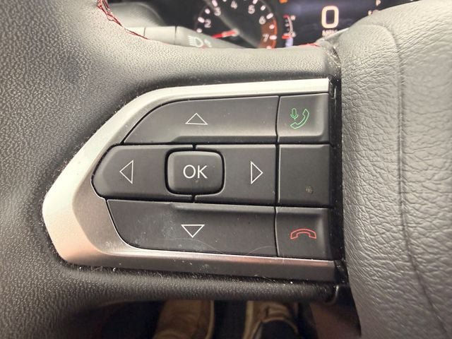 Used 2025 Jeep Compass Trailhawk AWD/4WD image 9