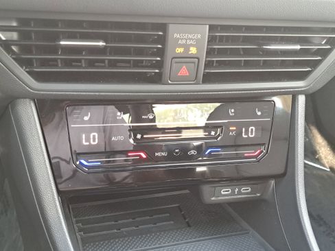 Certified 2025 Volkswagen Jetta GLI Autobahn FWD image 20