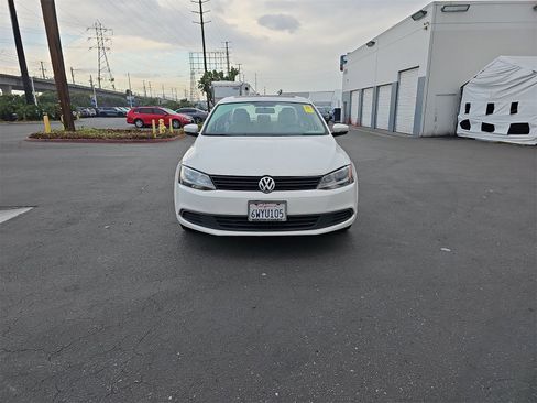 Used 2012 Volkswagen Jetta SE image 2