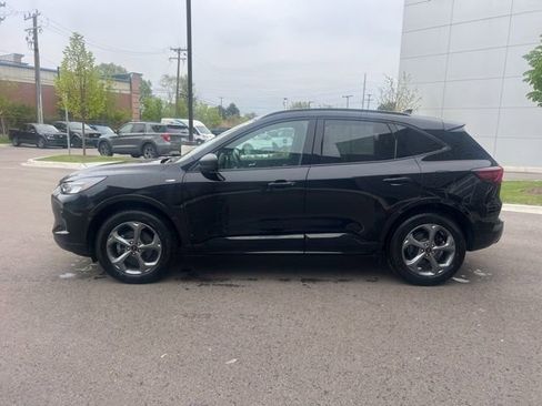 Used 2024 Ford Escape ST-Line w/ Tech Pack #1 AWD/4WD image 8