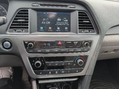 Used 2017 Hyundai Sonata Sport w/ Value Edition Package 02 FWD image 18