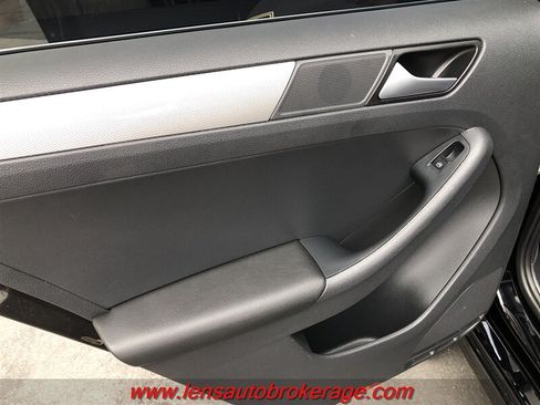 Used 2017 Volkswagen Jetta SE FWD image 15