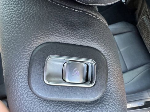 Used 2021 Mercedes-Benz GLS 450 4MATIC image 47