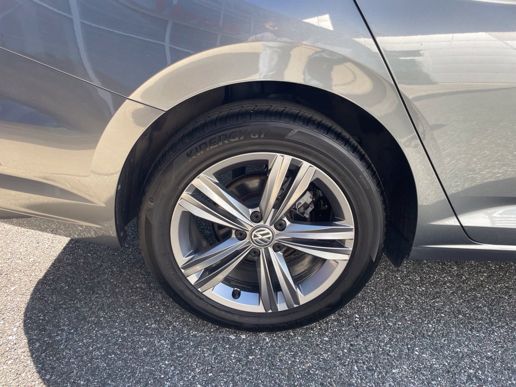 Used 2019 Volkswagen Jetta R-Line w/ R-Line Cold Weather Package FWD image 11