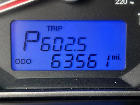 Used 2010 Hyundai Santa Fe GLS w/ Summer Event Pkg 21 image 11