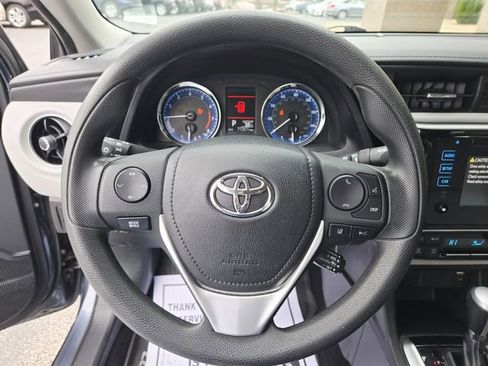 Used 2017 Toyota Corolla LE image 12