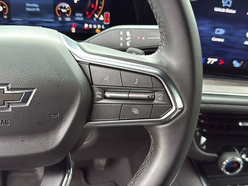 Certified 2025 Chevrolet Suburban Z71 image 17