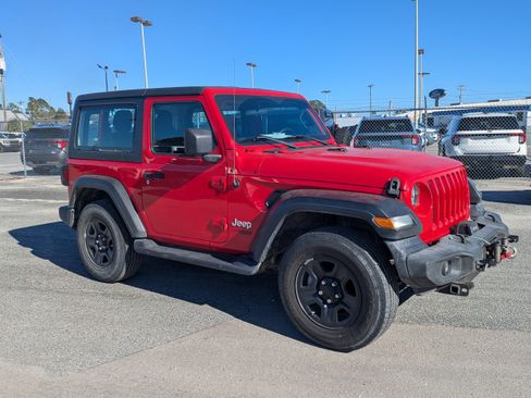 Used 2019 Jeep Wrangler Sport image 2