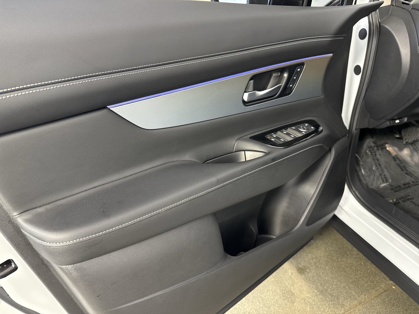 Certified 2025 Nissan Murano SL AWD/4WD image 23