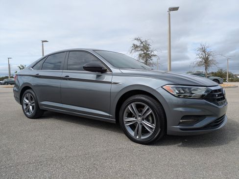 Used 2019 Volkswagen Jetta R-Line image 2