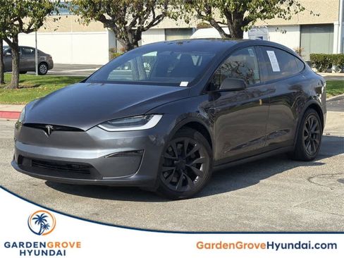 Used 2022 Tesla Model X Plaid image 1