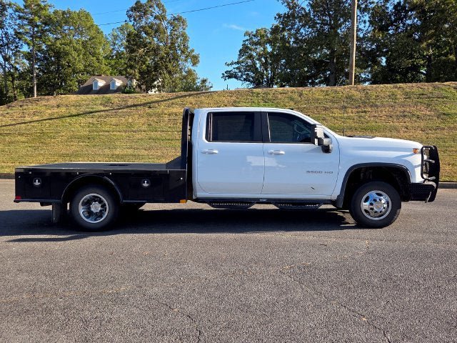 Used 2024 Chevrolet Silverado 3500 LT w/ Convenience Package AWD/4WD image 2