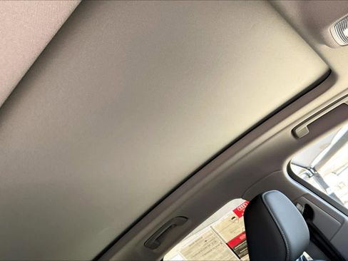 Used 2025 Audi Q5 Premium w/ Convenience Package image 12