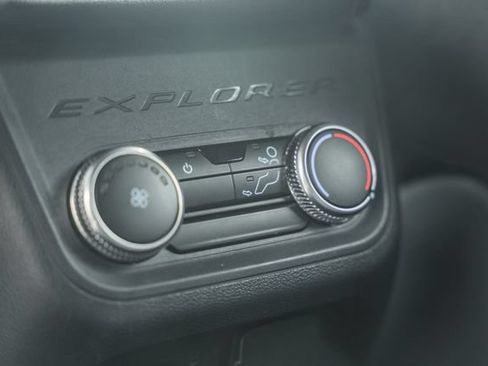 Used 2025 Ford Explorer ST-Line w/ ST-Line Street Pack AWD/4WD image 41
