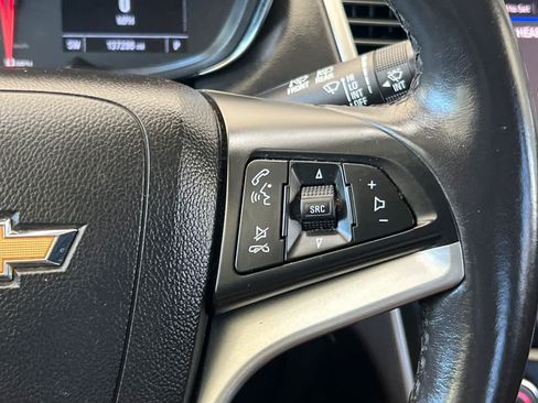 Used 2022 Chevrolet Trax LT w/ LT Convenience Package FWD image 26