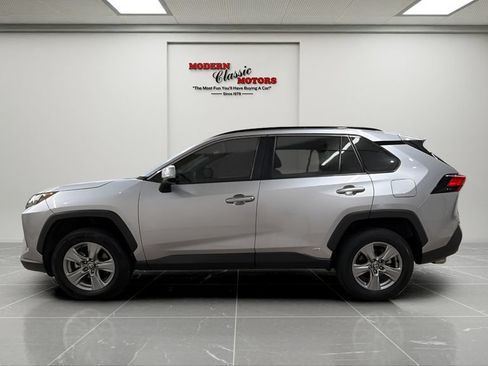 Used 2025 Toyota RAV4 XLE AWD/4WD image 2