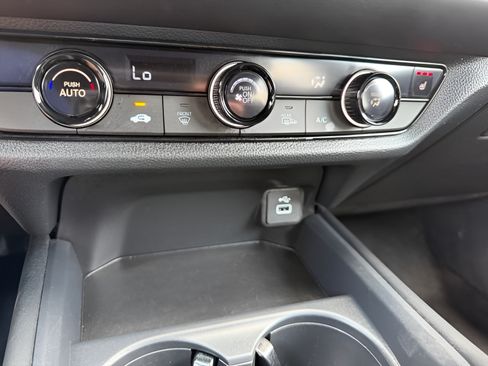 Used 2024 Honda HR-V Sport image 17