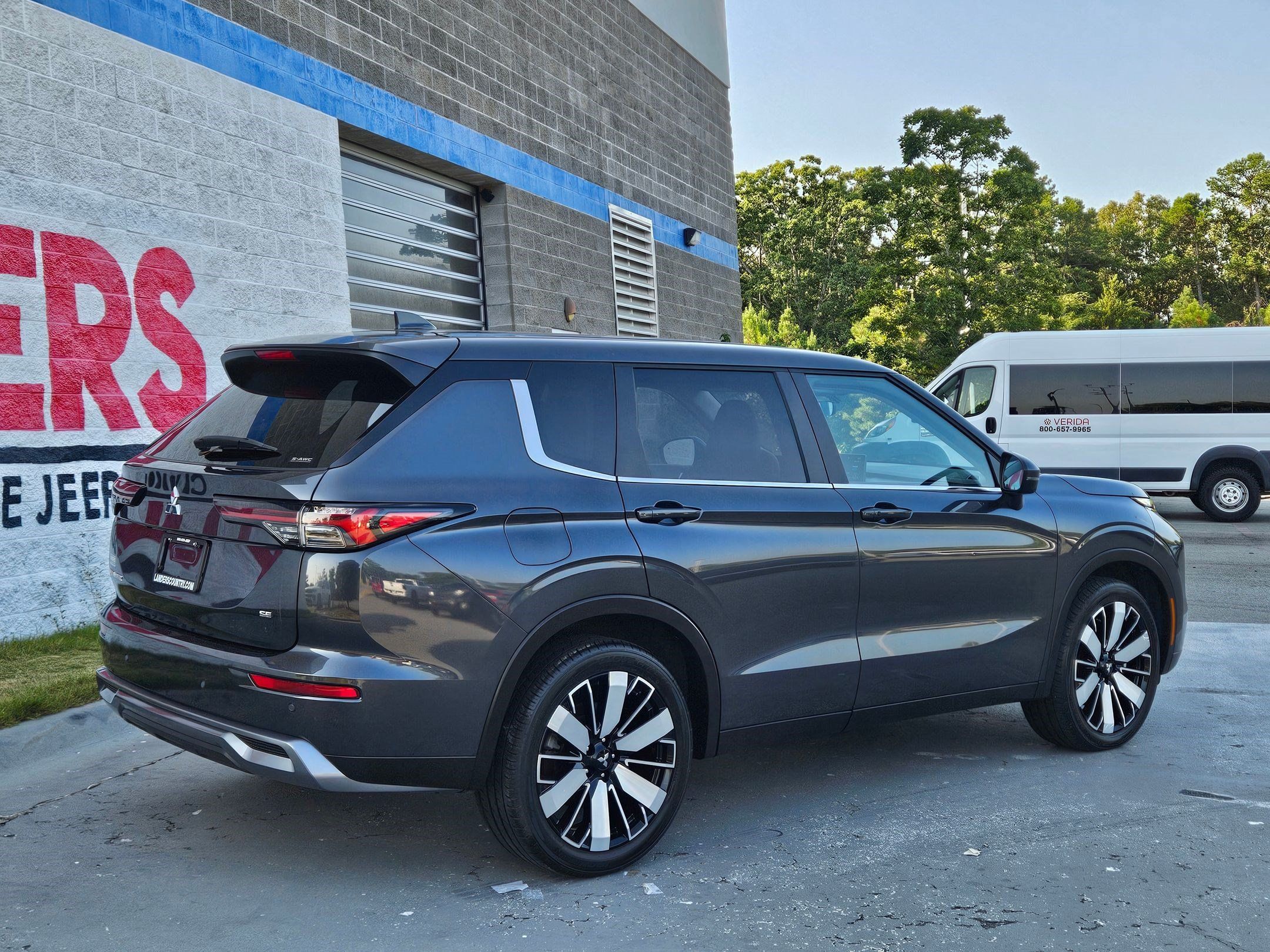 Used 2025 Mitsubishi Outlander SE AWD/4WD image 7