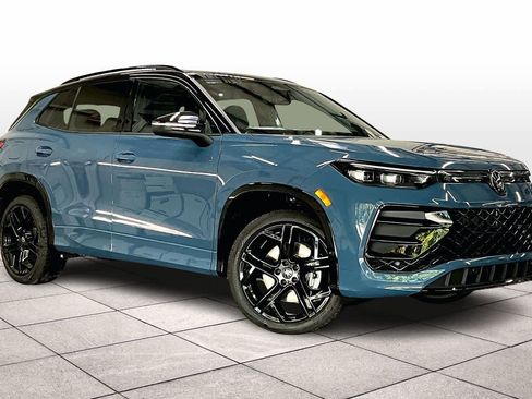 New 2026 Volkswagen Tiguan SE R-Line image 2