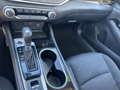 Used 2023 Nissan Altima 2.5 SV w/ SV Premium Package FWD image 19