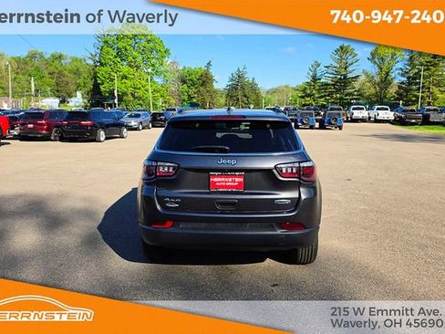 Used 2022 Jeep Compass Latitude image 28