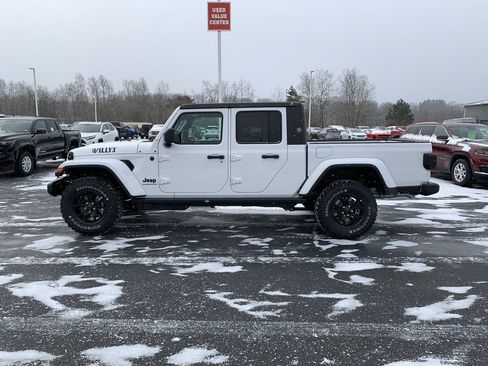 New 2026 Jeep Gladiator Sport AWD/4WD image 5