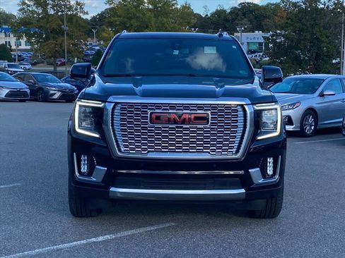 Used 2021 GMC Yukon XL Denali w/ LPO, Illumination Package image 5