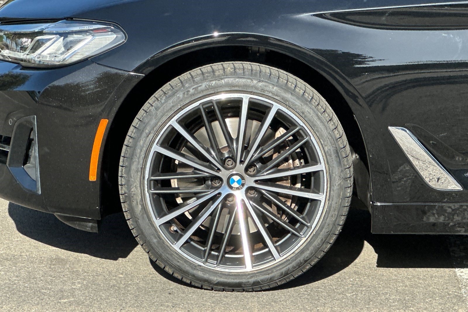 Certified 2023 BMW 540i w/ Premium Package RWD image 38