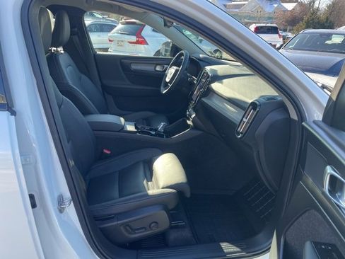 Used 2026 Volvo XC40 B5 Plus w/ Climate Package image 12