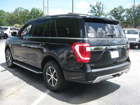Used 2018 Ford Expedition XLT w/ Equipment Group 202A AWD/4WD image 5
