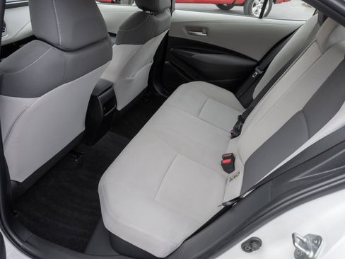 Used 2021 Toyota Corolla LE image 21