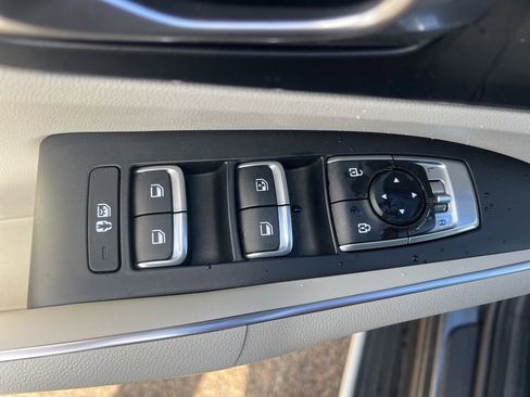 Certified 2023 Kia Sorento S image 47