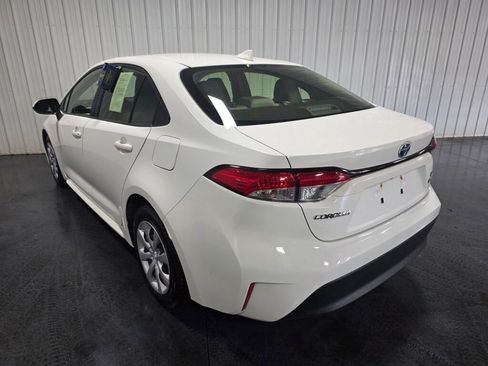 Used 2023 Toyota Corolla LE FWD image 3