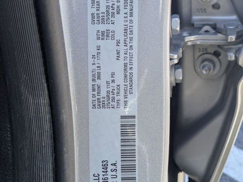 Used 2025 RAM 1500 Laramie AWD/4WD image 31