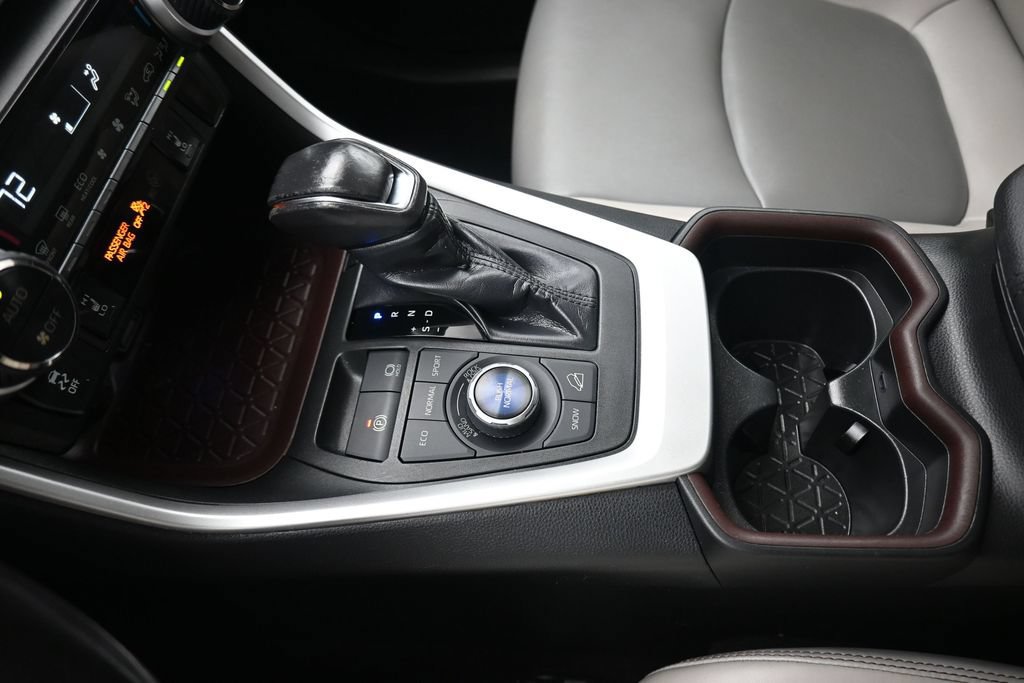 Used 2019 Toyota RAV4 Limited w/ Carpet Mat Package AWD/4WD image 24