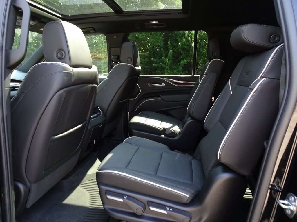 Certified 2024 Cadillac Escalade ESV Premium Luxury AWD/4WD image 14