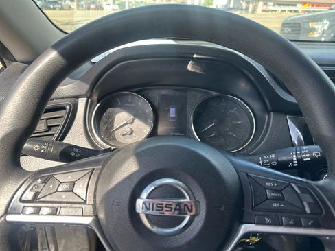 Used 2018 Nissan Rogue S AWD/4WD image 11