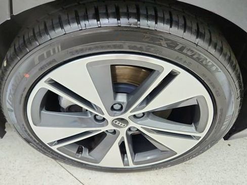 Used 2025 Audi A6 e-tron Prestige w/ Beige Warm Weather Package image 59