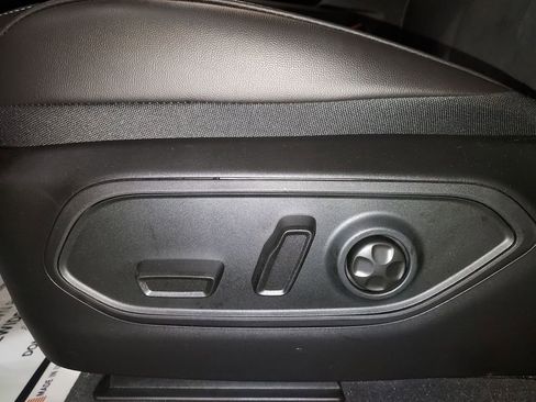 New 2026 Jeep Grand Cherokee Laredo image 18