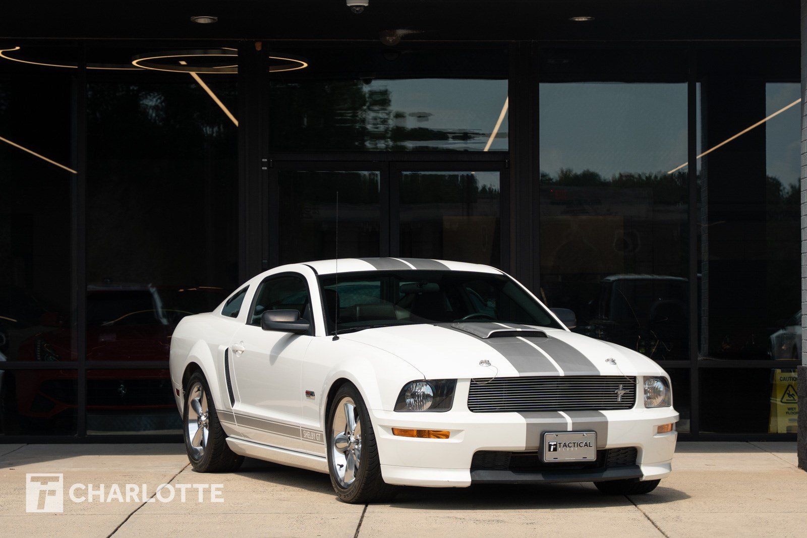 Used 2007 Ford Mustang GT RWD image 2