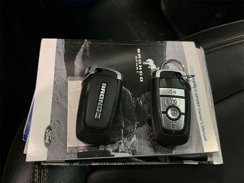 Used 2022 Ford Bronco Badlands image 30